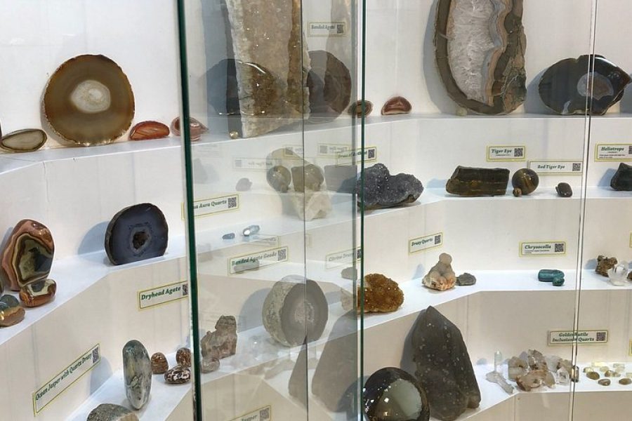 Visit Gem Museum in Kandy