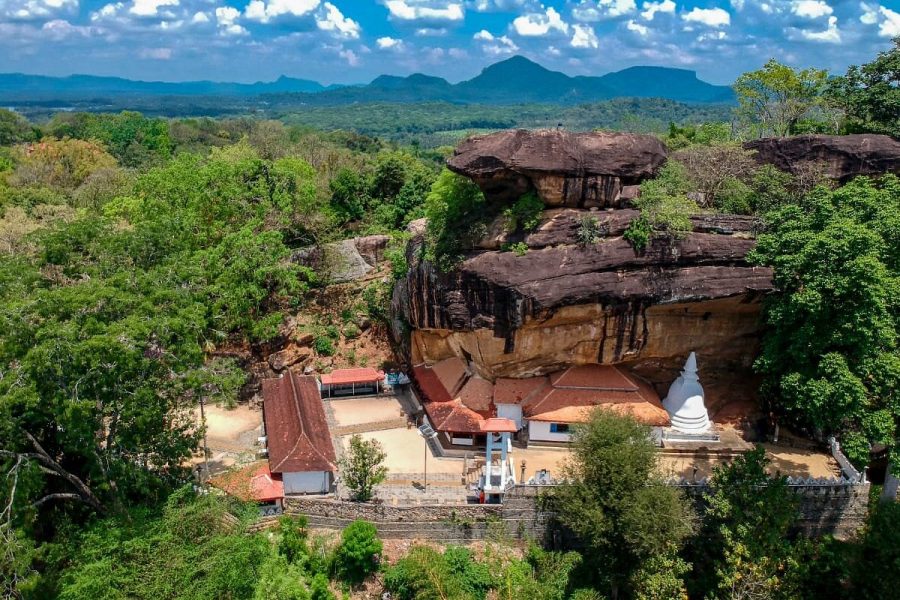 Visit Ridee Viharaya (silver Temple)